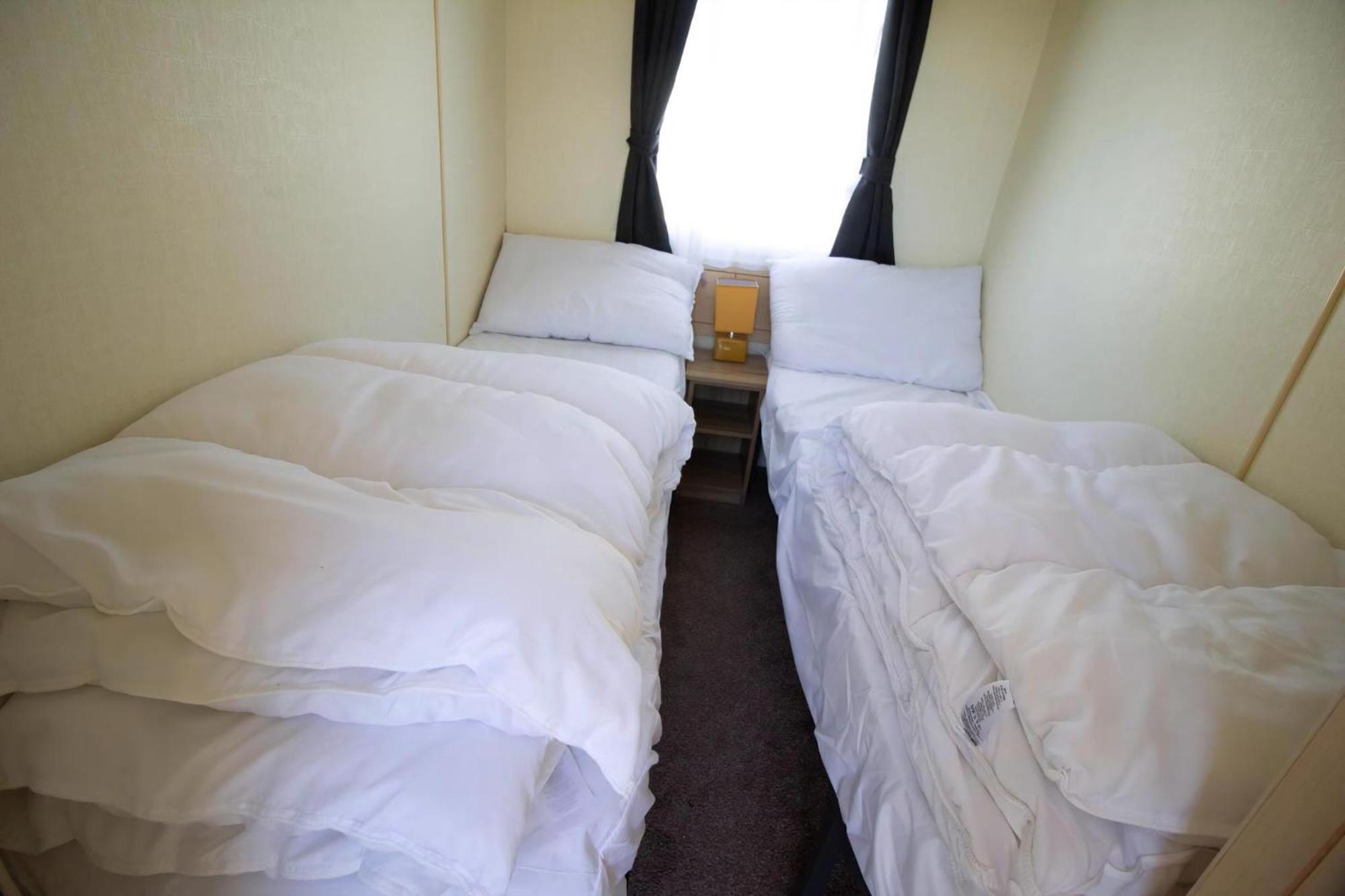 Great 8 Berth Caravan For Hire In Skegness Ref 33069F Экстерьер фото